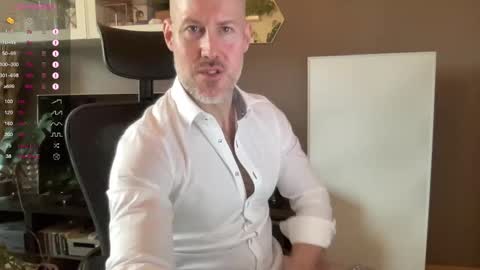 Snapshot of fit_rubinho chatting on December 31, 12:36 pm Rubn online show from December 31, 12:36 pm