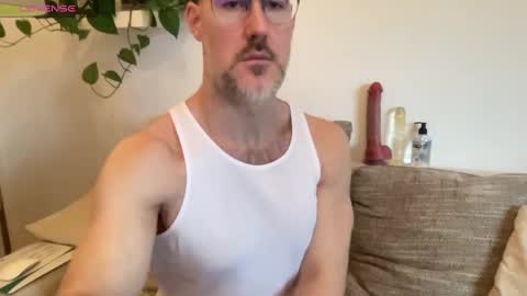 Snapshot of fit_rubinho chatting on January 4, 8:49 am Rubn online show from January 4, 8:49 am