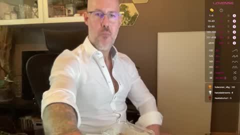 Snapshot of fit_rubinho chatting on September 9, 7:41 am Rubn online show from September 9, 7:41 am