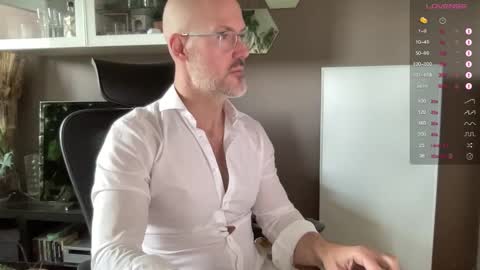 Snapshot of fit_rubinho chatting on October 2, 8:54 am Rubn online show from October 2, 8:54 am
