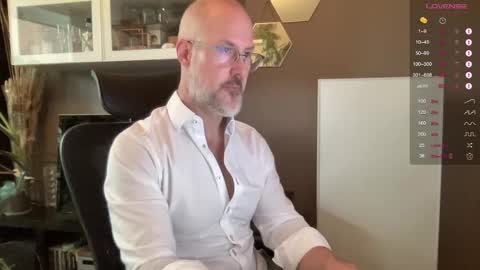 Snapshot of fit_rubinho chatting on October 16, 7:42 am Rubn online show from October 16, 7:42 am