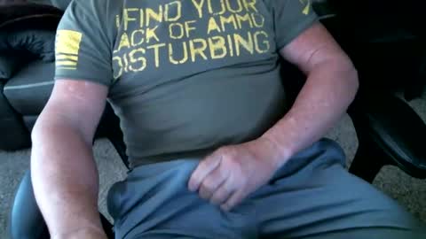 Snapshot of fitguy40 chatting on January 30, 9:14 pm fitguy40 online show from January 30, 9:14 pm