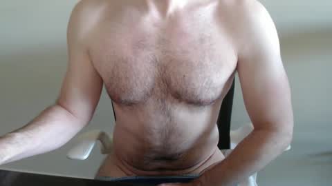 Snapshot of fithubby80 chatting on February 27, 3:12 pm fithubby80 online show from February 27, 3:12 pm