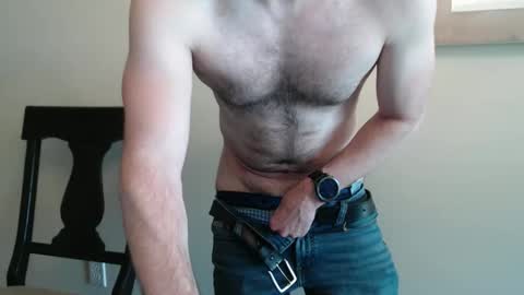 Snapshot of fithubby80 chatting on March 19, 10:47 pm fithubby80 online show from March 19, 10:47 pm