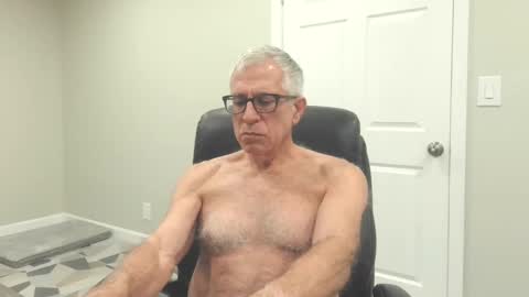 Snapshot of fitman999 chatting on December 2, 1:14 am Jon online show from December 2, 1:14 am