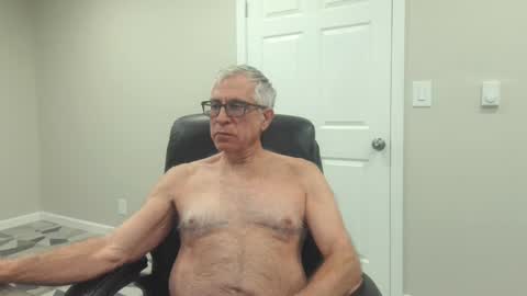 Snapshot of fitman999 chatting on December 23, 12:57 am Jon online show from December 23, 12:57 am