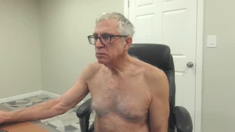 Snapshot of fitman999 chatting on December 25, 3:08 am Jon online show from December 25, 3:08 am