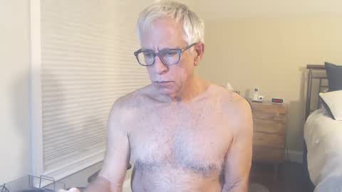 Snapshot of fitman999 chatting on January 15, 3:00 am Jon online show from January 15, 3:00 am