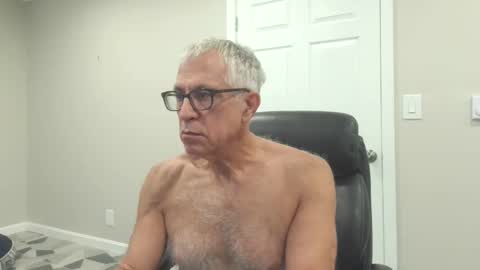 Snapshot of fitman999 chatting on October 5, 9:02 pm Jon online show from October 5, 9:02 pm