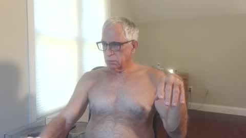 Snapshot of fitman999 chatting on October 17, 8:11 pm Jon online show from October 17, 8:11 pm