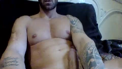 Snapshot of fitness1989 chatting on January 8, 1:20 pm fitness1989 online show from January 8, 1:20 pm