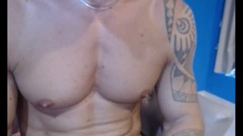 Snapshot of fitness1989 chatting on October 13, 7:30 am fitness1989 online show from October 13, 7:30 am