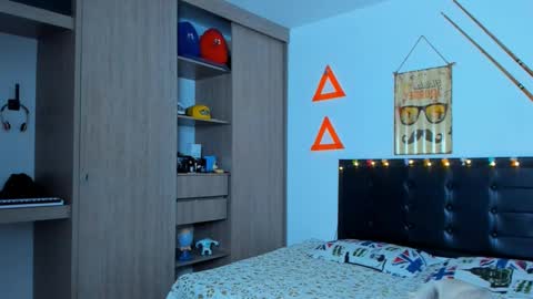 Elias Valencia online show from February 21, 1:11 pm