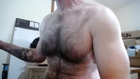 Snapshot of fitshow75 chatting on September 20, 11:44 am Links in Bio below online show from September 20, 11:44 am