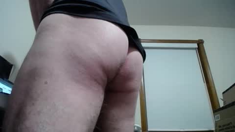 Snapshot of fitshow75 chatting on January 14, 12:11 pm Links in Bio below online show from January 14, 12:11 pm