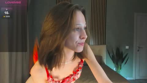 im Linda please give me thumbs up online show from November 4, 10:03 am