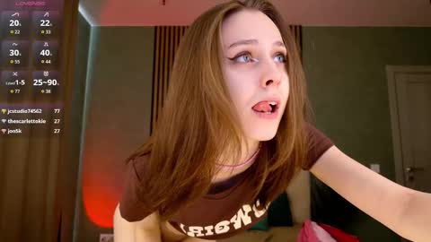 im Linda please give me thumbs up online show from March 11, 3:23 am