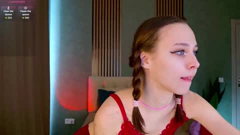 im Linda please give me thumbs up online show from March 30, 4:02 am