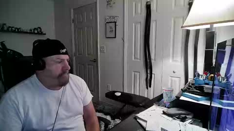 Snapshot of flaguy3233 chatting on December 27, 9:43 pm Florida guy online show from December 27, 9:43 pm