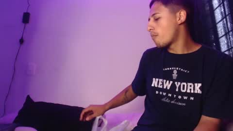 Snapshot of flamebond_room chatting on March 3, 2:37 pm tteo  Sienna  online show from March 3, 2:37 pm