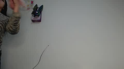 Snapshot of flamebond_room chatting on October 15, 12:05 pm tteo  Sienna  online show from October 15, 12:05 pm