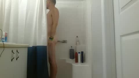 Snapshot of flboyz chatting on September 28, 5:51 pm The Rain-Bro online show from September 28, 5:51 pm