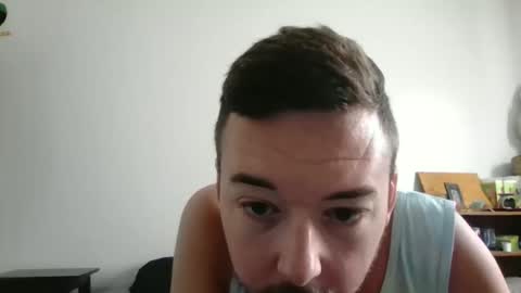 Snapshot of flboyz chatting on October 20, 2:39 pm The Rain-Bro online show from October 20, 2:39 pm