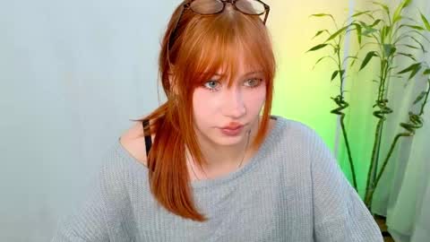 Snapshot of fleur_fox chatting on May 28, 9:28 am fleur_fox online show from May 28, 9:28 am