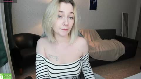 Snapshot of fleurdelisa chatting on May 3, 9:32 pm Lisa online show from May 3, 9:32 pm