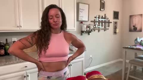 Snapshot of flexing_jessi chatting on May 4, 8:16 pm Flexing Jessi online show from May 4, 8:16 pm