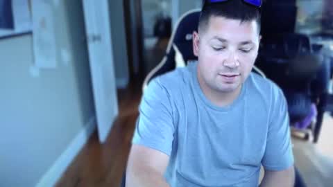 Snapshot of flguy_mike chatting on January 5, 8:01 pm FL guy online show from January 5, 8:01 pm