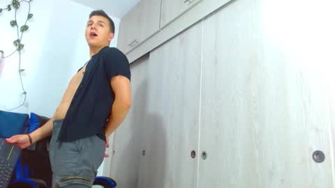 Snapshot of flint_ryan chatting on February 13, 10:39 pm Nico online show from February 13, 10:39 pm