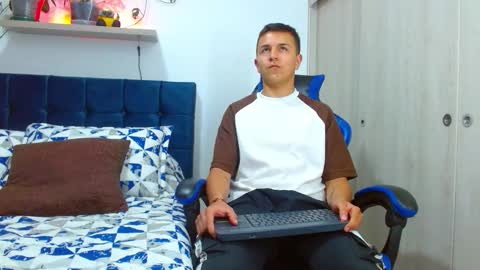 Snapshot of flint_ryan chatting on March 13, 9:54 pm Nico online show from March 13, 9:54 pm
