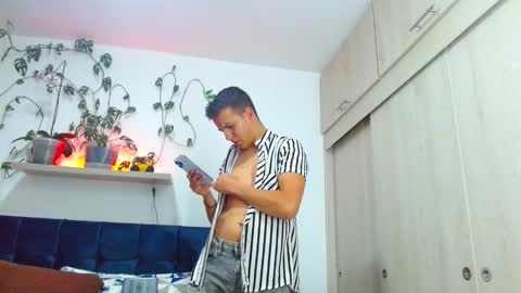 Snapshot of flint_ryan chatting on March 20, 5:18 pm Nico online show from March 20, 5:18 pm