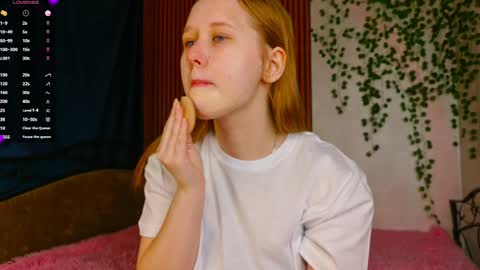 Doloras online show from April 22, 8:10 pm