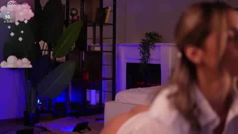 Ana online show from June 8, 9:04 pm