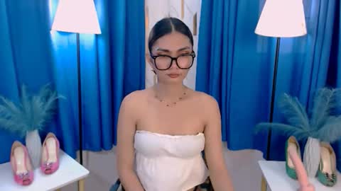 Snapshot of flirtymarga chatting on April 29, 2:15 am Marga online show from April 29, 2:15 am