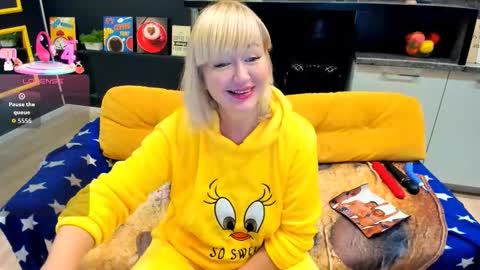 Snapshot of flirtymary chatting on September 24, 9:40 pm Mary online show from September 24, 9:40 pm