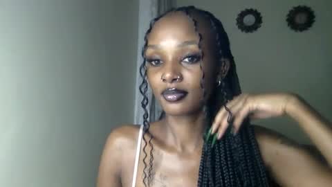 Snapshot of flirtyy_sheery chatting on May 31, 10:33 pm sheery online show from May 31, 10:33 pm