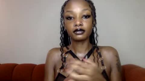 Snapshot of flirtyy_sheery chatting on June 15, 7:54 am sheery online show from June 15, 7:54 am