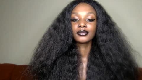 Snapshot of flirtyy_sheery chatting on June 22, 2:46 am sheery online show from June 22, 2:46 am