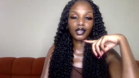 Snapshot of flirtyy_sheery chatting on June 28, 7:25 am sheery online show from June 28, 7:25 am