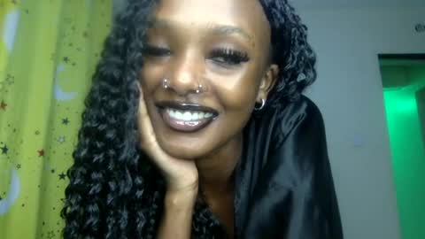 Snapshot of flirtyy_sheery chatting on July 4, 6:41 am sheery online show from July 4, 6:41 am