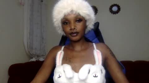 Snapshot of flirtyy_sheery chatting on July 29, 3:37 am sheery online show from July 29, 3:37 am