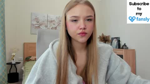 Mona online show from April 7, 1:28 am