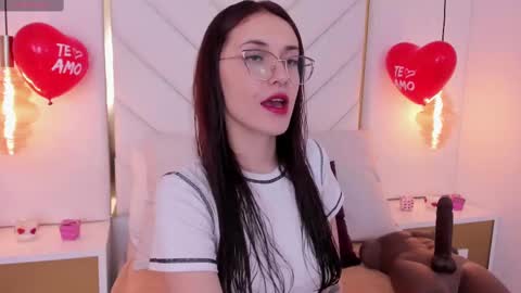 Snapshot of flor_deluna chatting on February 16, 11:38 am Luna online show from February 16, 11:38 am