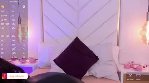 Snapshot of flor_deluna chatting on March 4, 6:50 pm Luna online show from March 4, 6:50 pm