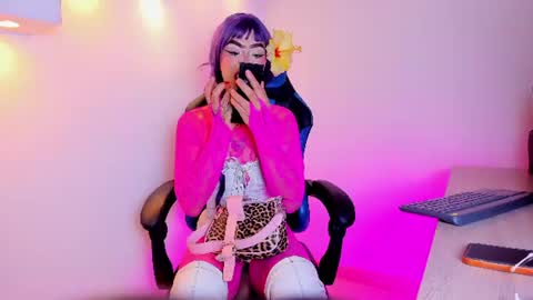 Snapshot of flor_pink chatting on July 24, 3:48 am Flor online show from July 24, 3:48 am