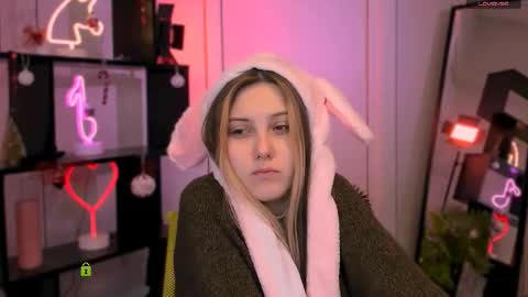 flora_nyx online show from January 11, 6:18 am