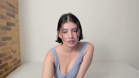 Snapshot of flordejamaica chatting on November 22, 1:37 am Tell me My Love online show from November 22, 1:37 am